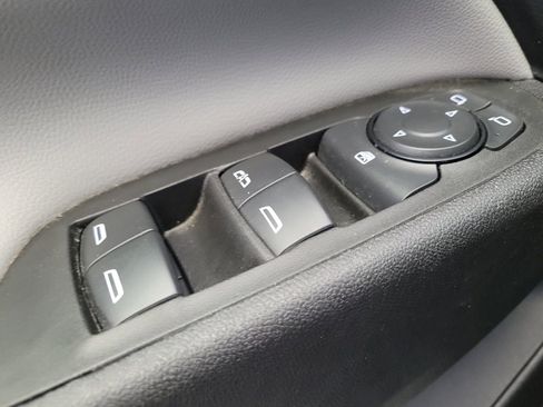 Used 2024 Chevrolet Equinox LT image 27