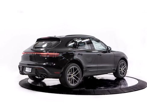 Certified 2026 Porsche Macan AWD/4WD image 7