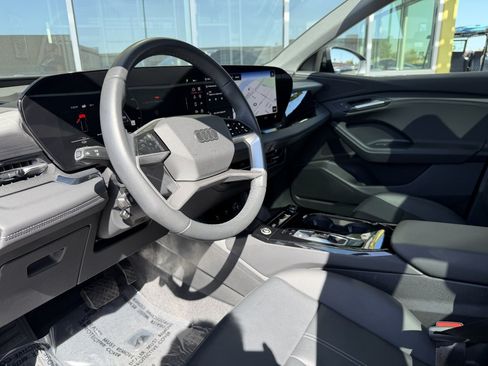 Used 2025 Audi Q6 e-tron Premium w/ Convenience Package RWD image 36