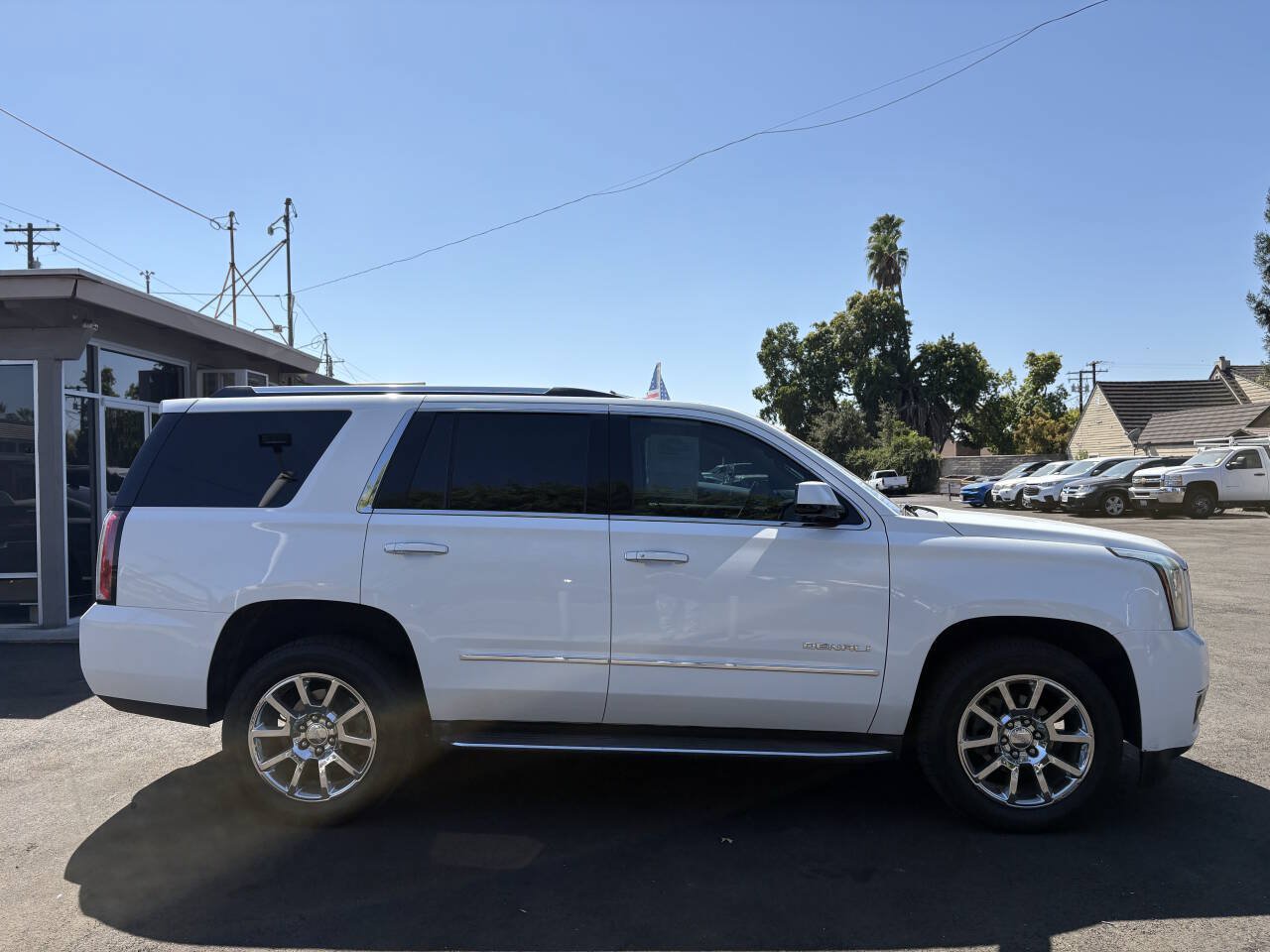 Used 2018 GMC Yukon Denali AWD/4WD image 10