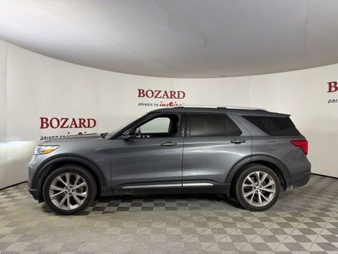 Used 2021 Ford Explorer Platinum w/ Premium Technology Package RWD image 5