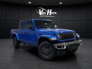 New 2026 Jeep Gladiator Sport video 1