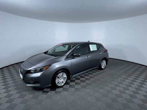 Certified 2025 Nissan Leaf S FWD image 4
