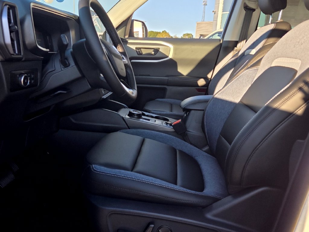 New 2026 Ford Bronco Sport Outer Banks w/ Outer Banks Tech Package+ AWD/4WD image 3