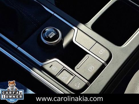 Used 2025 Kia Sorento LX image 24