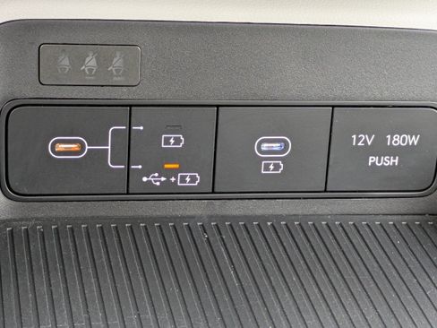 Used 2025 Hyundai Kona SEL FWD image 26