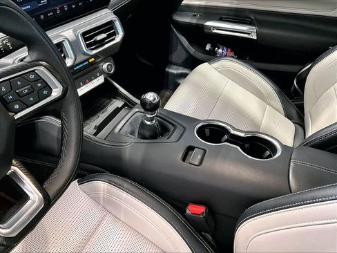 Used 2024 Ford Mustang GT Premium image 13