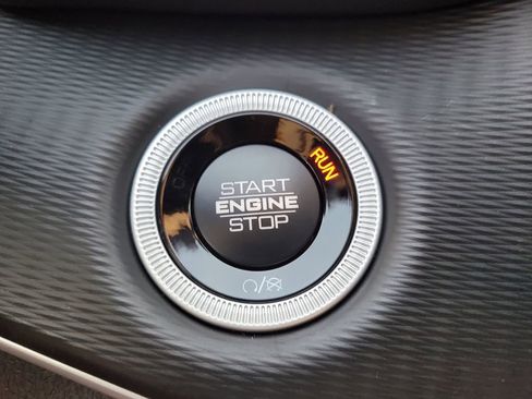 New 2025 Jeep Grand Cherokee Altitude image 28