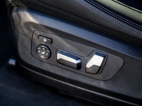 New 2026 BMW X5 xDrive50e w/ Executive Package image 19