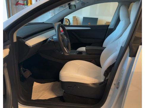 Used 2023 Tesla Model Y Long Range AWD/4WD image 5