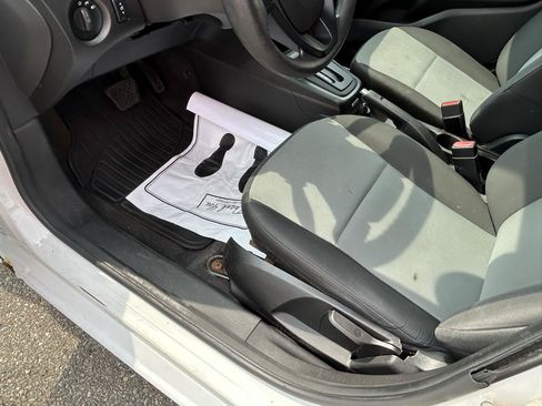 Used 2015 Ford Fiesta S FWD image 10