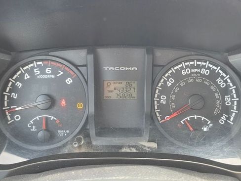 Used 2017 Toyota Tacoma SR RWD image 12