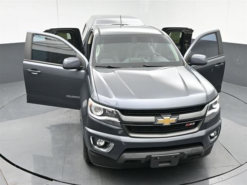 Used 2017 Chevrolet Colorado Z71 image 37
