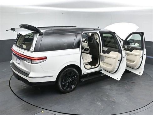 Used 2023 Lincoln Navigator L Black Label image 60