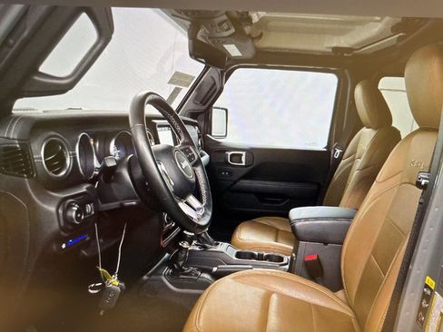 Used 2023 Jeep Wrangler Unlimited Sahara w/ Cold Weather Group image 7