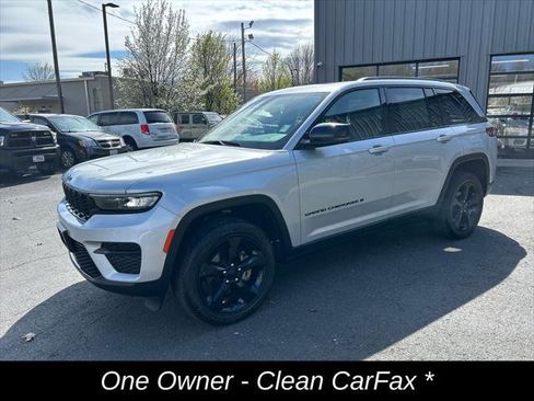 Certified 2023 Jeep Grand Cherokee Altitude AWD/4WD image 9