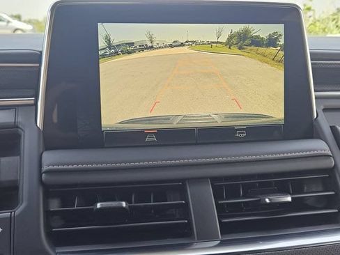 Used 2022 GMC Yukon AT4 AWD/4WD image 18