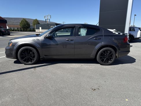 Used 2014 Dodge Avenger SE w/ Blacktop Package FWD image 7