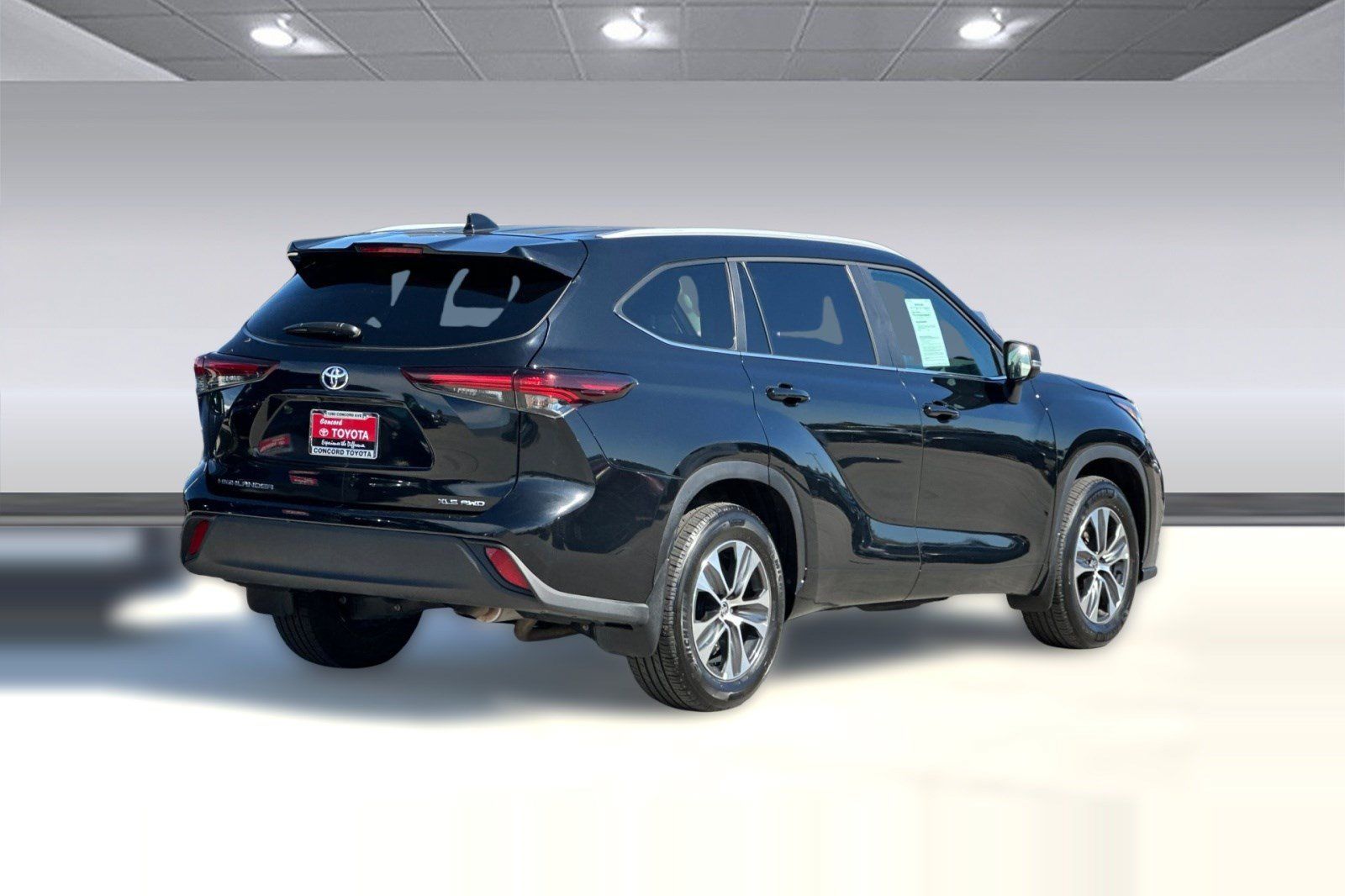 Used 2026 Toyota Highlander XLE AWD/4WD image 8