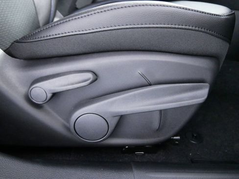 Used 2024 Jeep Compass Latitude image 22