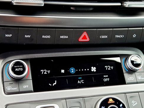Used 2025 Hyundai Palisade Calligraphy AWD/4WD image 18