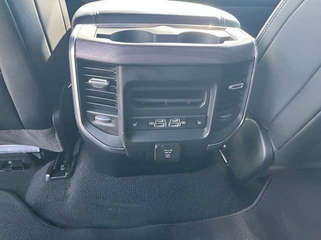 Used 2025 RAM 1500 Laramie AWD/4WD image 30