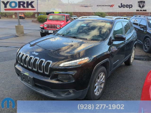 Used 2018 Jeep Cherokee Latitude w/ Cold Weather Group AWD/4WD image 1