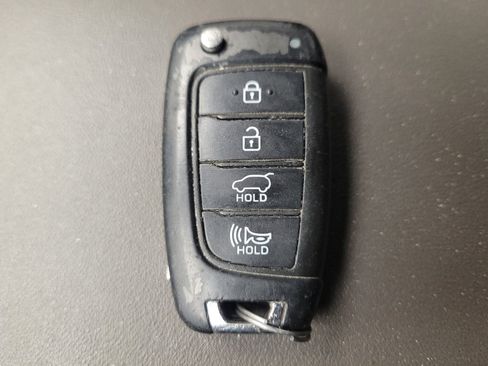 Used 2019 Hyundai Santa Fe SE image 32