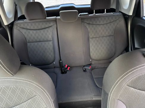 Used 2016 Kia Soul FWD image 18