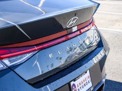 New 2025 Hyundai Elantra Limited w/ Cargo Package image 10