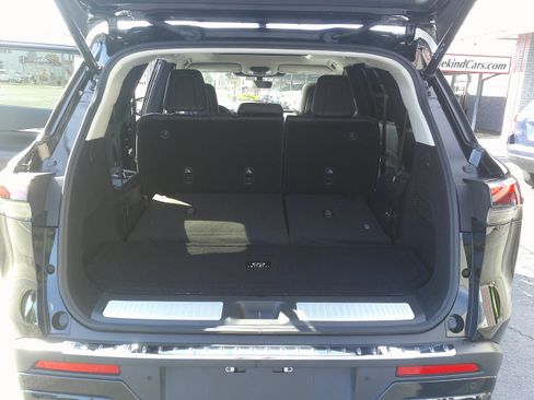 Used 2023 INFINITI QX60 Luxe w/ Cargo Package AWD/4WD image 19