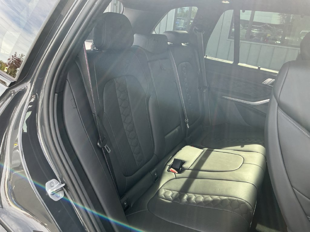 Used 2022 BMW X5 M w/ Competition Package 2 AWD/4WD image 22
