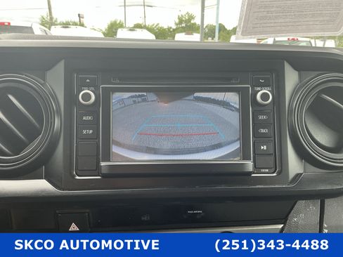 Used 2018 Toyota Tacoma SR RWD image 17