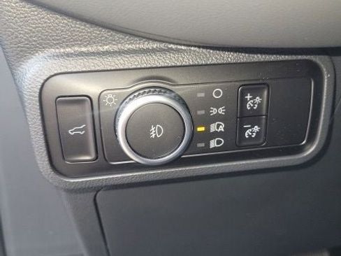 Used 2026 Ford Explorer Active w/ Active Comfort Package RWD image 17
