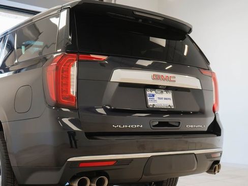 Used 2021 GMC Yukon Denali w/ Denali Premium Package image 13
