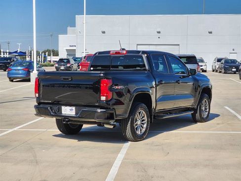 Used 2024 Chevrolet Colorado LT w/ LT Convenience Package II image 4