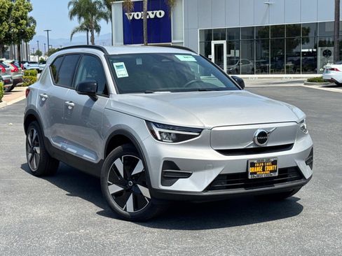 New 2025 Volvo EX40 Core w/ Climate Package image 1