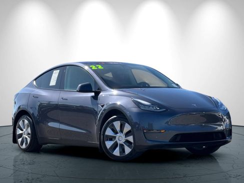 Used 2022 Tesla Model Y Long Range AWD/4WD image 2