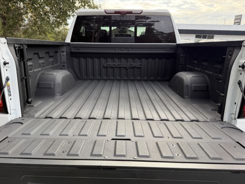 Used 2024 GMC Sierra 1500 AT4X image 5