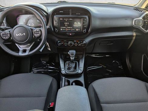 Used 2024 Kia Soul LX w/ Option Group 015 image 16