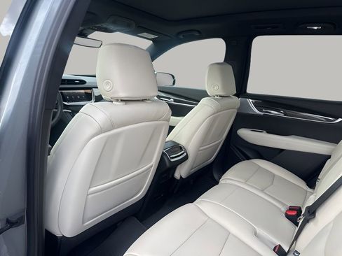 New 2025 Cadillac XT6 Sport w/ Technology Package image 18