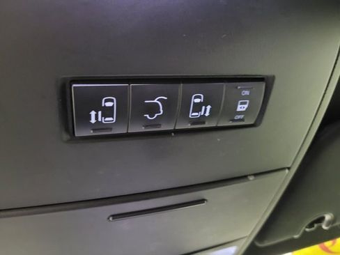 Used 2019 Dodge Grand Caravan GT image 39