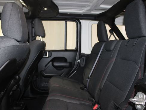Used 2025 Jeep Wrangler Unlimited Rubicon AWD/4WD image 31