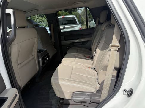 Used 2020 Ford Expedition XLT w/ Equipment Group 202A RWD image 13