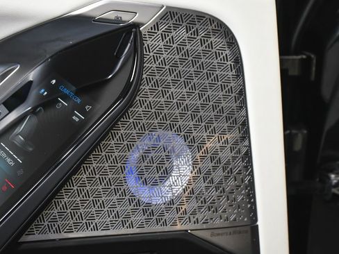Used 2024 BMW i7 M70 w/ Executive Package AWD/4WD image 17