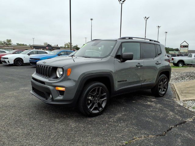 Used 2021 Jeep Renegade Latitude AWD/4WD image 3