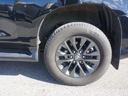 Used 2023 Lexus GX 460 Premium w/ Premium Plus Package image 6