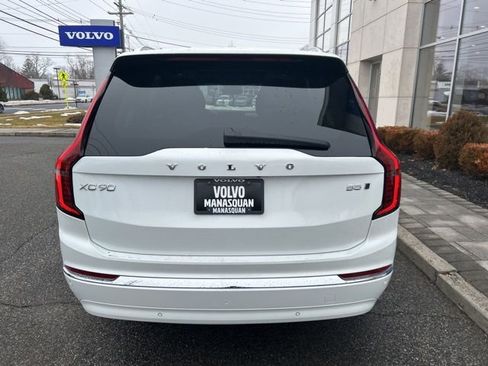 Used 2025 Volvo XC90 B5 Plus image 4