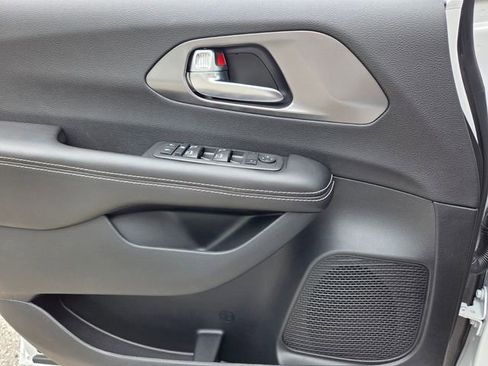 New 2026 Chrysler Voyager LX image 20