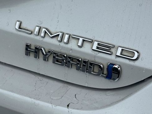 Used 2021 Toyota Avalon Limited w/ Advanced Safety Package FWD image 10